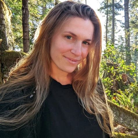 Xev Bellringer Wiki 2024, Age, Husband, Net Worth, Height, Career.